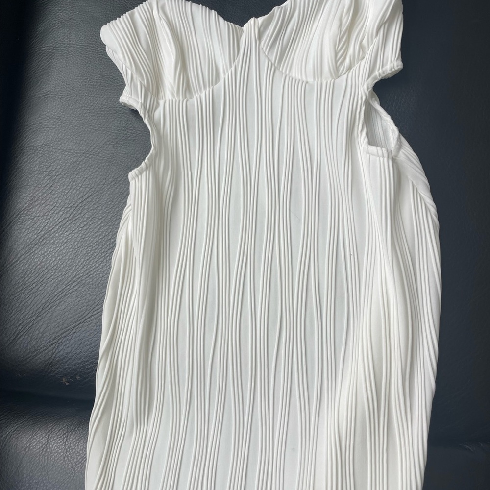 PrettyLittleThing Shape White Crinkle Cut-Out Bodycon Dress